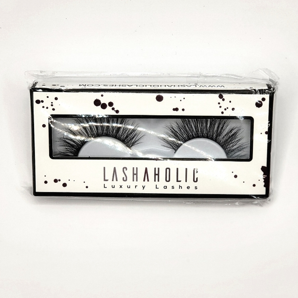 Lashaholic Luxury Lashes